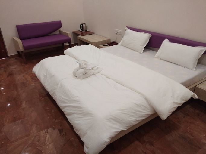 Bedroom 3, Hotel Krishna, Ahmadabad