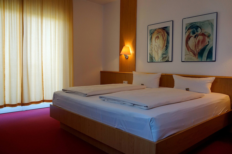 Bedroom 3, Hainberg Hotel, Görlitz