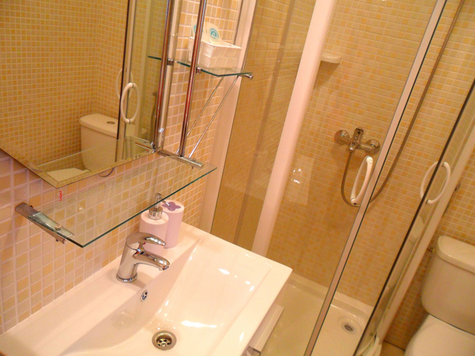 Bathroom 4, Apartments Pera, Hvar