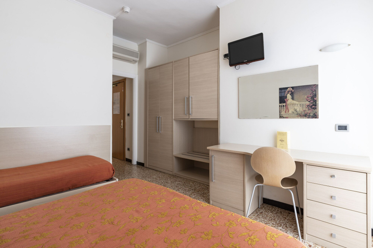 Bedroom 12