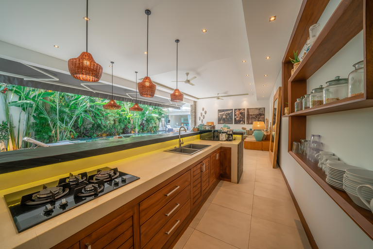 Food & Drinks 4, Villa Cuatro: Amazing 3BR Villa in Seminyak, Badung