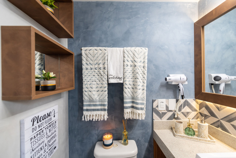 Bathroom, Praca Benedito Calixto - Duplex, São Paulo