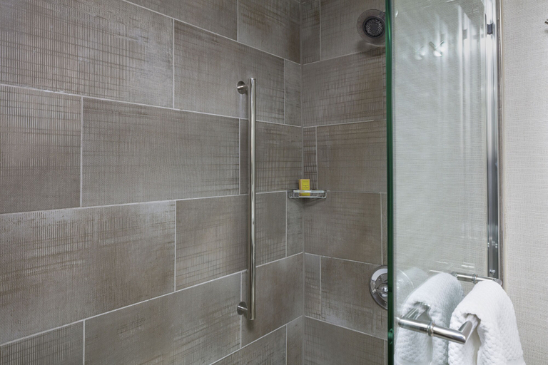 Bathroom 5, Doubletree By Hilton Boston Logan Airport Chelsea, Suffolk