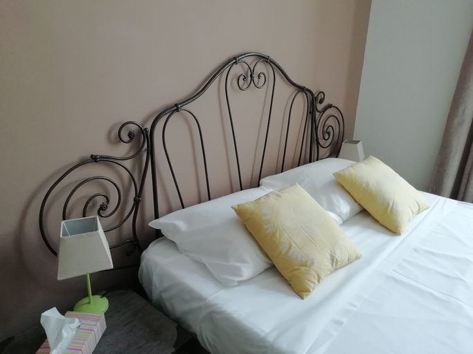 Bedroom 3, A la Maison D'hôtes, Drôme