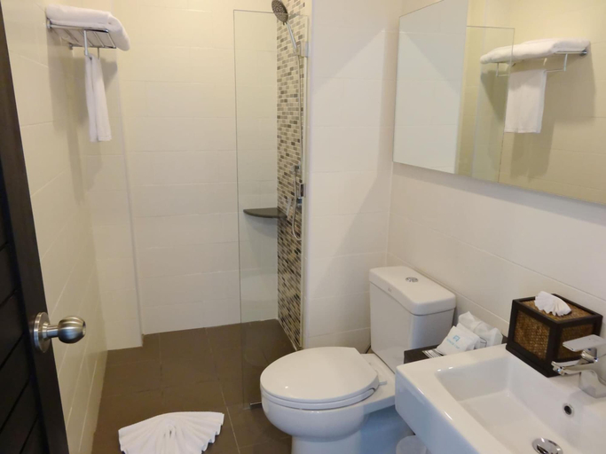 Bathroom 5, Good Day Phuket, Phuket Island