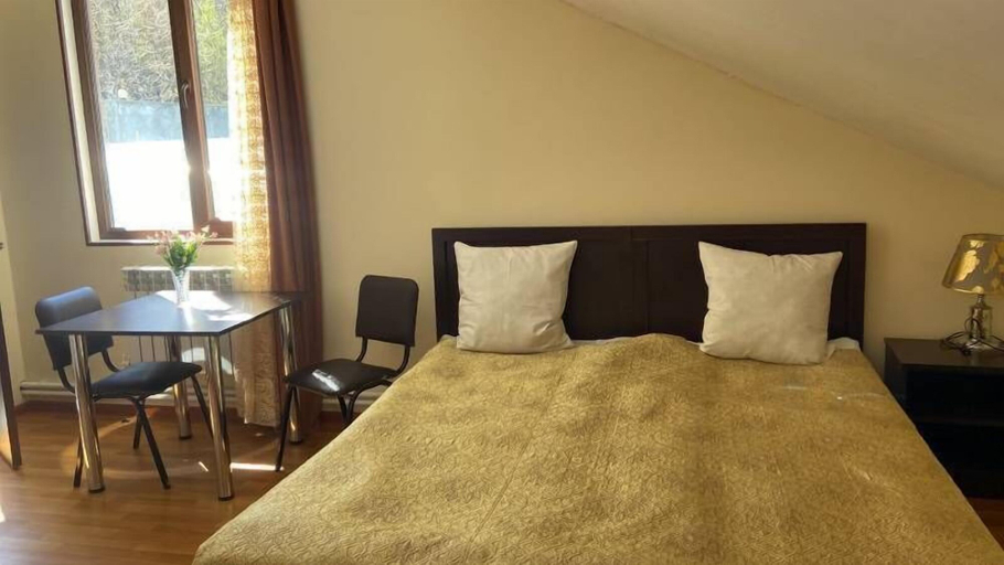 Bedroom 2, GuestHouse M22