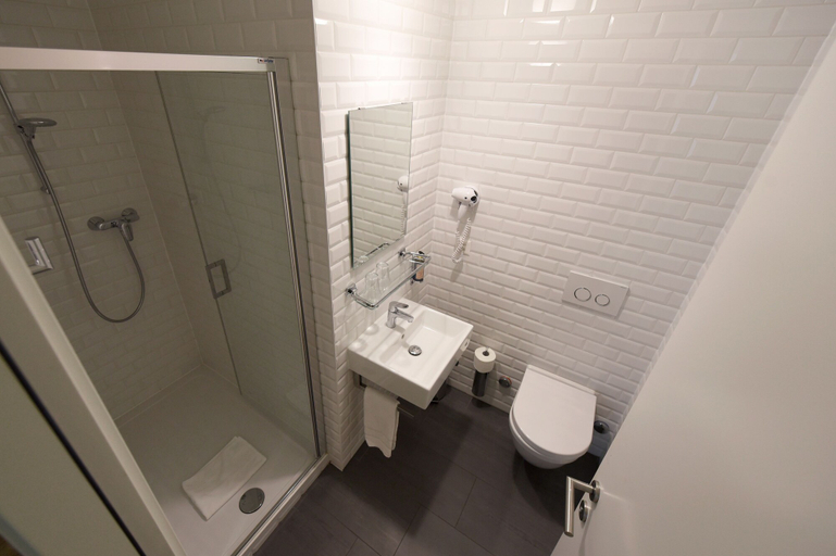 Bathroom 4, The Pax Hotel, Genève