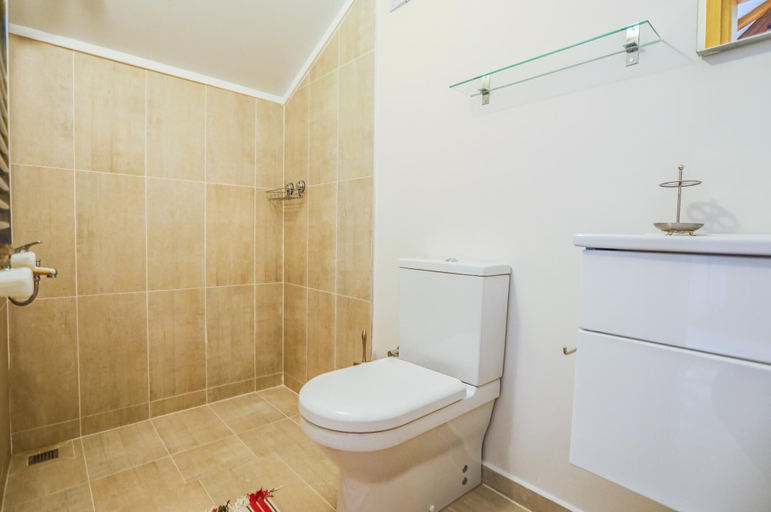 Room 2, Spacious Private Villa With Pool in Sile, Şile