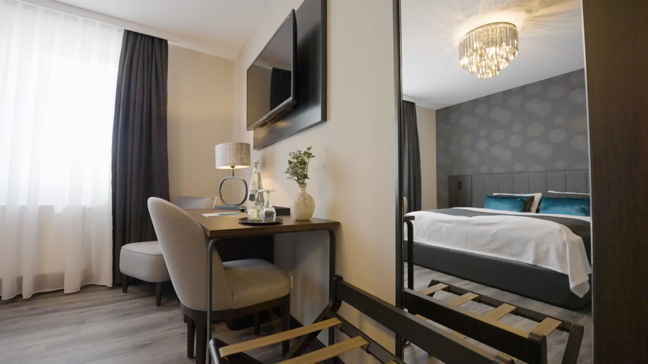 Bedroom 3, Hotel Busch, Gütersloh