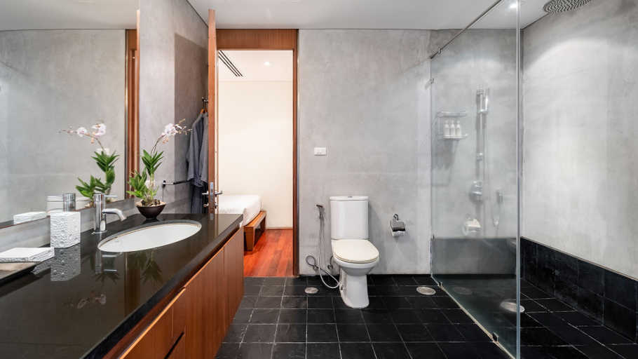 Bathroom 4, Viman, Phuket Island
