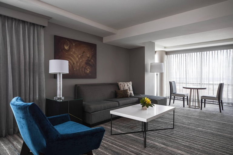 Kansas City Marriott Downtown, Jackson