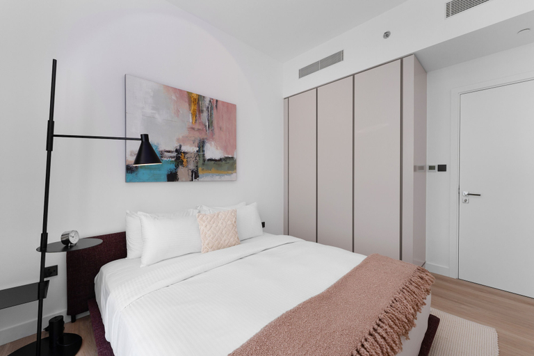 Room 3, Maison Privee - Deluxe 3BR Apt w/ Dubai Marina View and Beach Access, Dubai