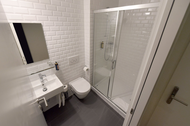 Bathroom 4, The Pax Hotel, Genève