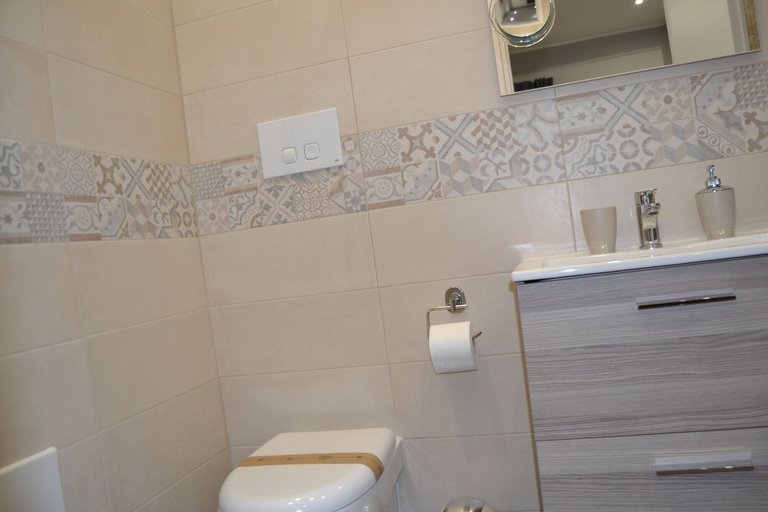 Bathroom 3, Karina s Rooms, Taranto