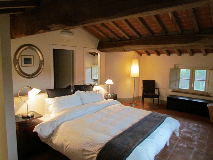 Room 5, Casa San Gennaro at Borghetto Farmhouse, Lucca