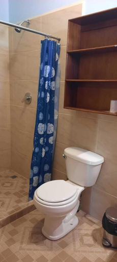 Bathroom, Hotel Julid, Tola