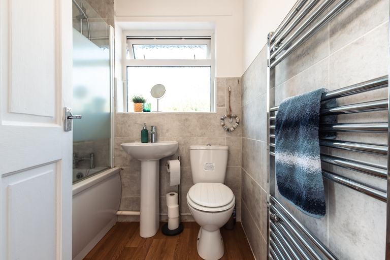 Bathroom, Perfect for contractors, Southampton