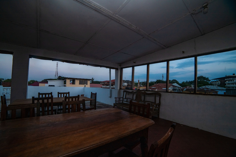 Food & Drinks 5, Flamingo Guest House, Mjini