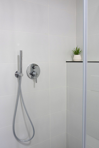 Bathroom 4, PORT CITY HAIFA- Authentic German Colony