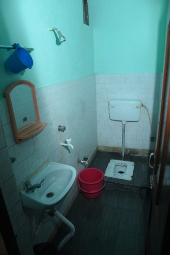 Bathroom, Goroomgo Krishna Kunja Puri, Puri
