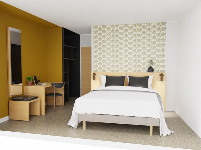 Bedroom 3, Logis Hôtel Larivaut, Puy-Guillaume, Puy-de-Dôme