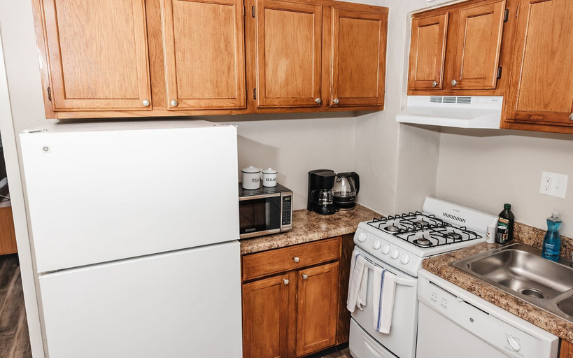 Others 5, Convenient Apt W/shopping, Dining & Freeways, Saint Louis