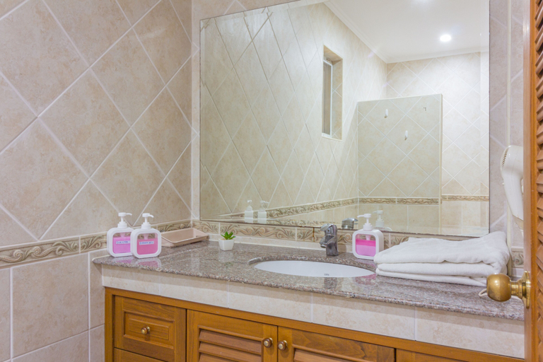 Bathroom 3, 2 Bed Majestic Villa Near Beach, Pattaya