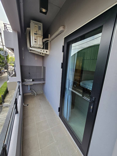 Exterior & Views 14