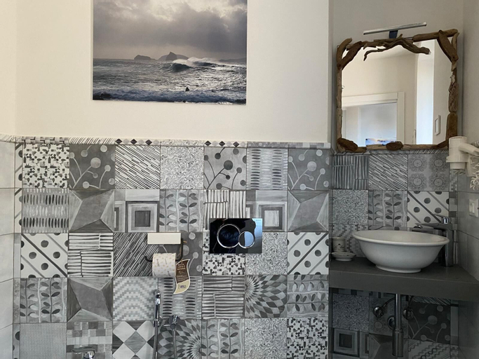 Bathroom 7