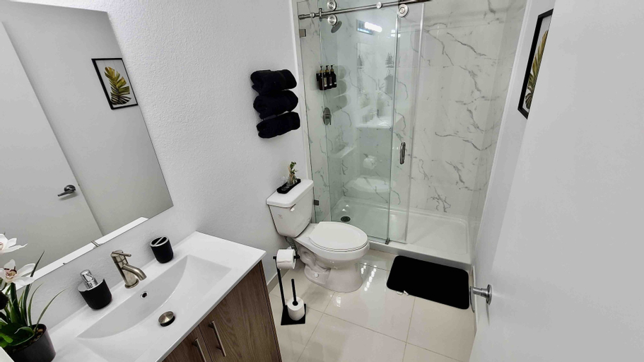 Bedroom 3, 302 Rare find The Blue Sky Beach House, Miami-Dade