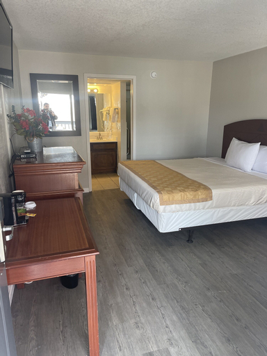 Bedroom 9