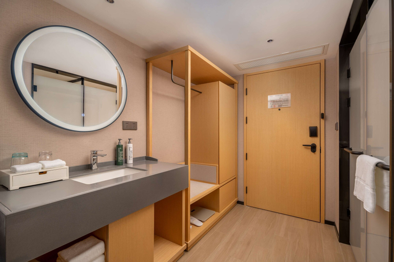 Bathroom 5, Hilton Garden Inn Guangzhou Airport Aerotropolis, Guangzhou