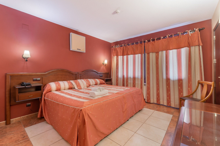 Bedroom 4, Hotel Puerta de Javalambre, Teruel