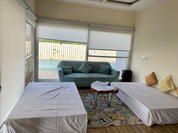Bedroom 3, GoBravo 71: 2Bhk Farm with Pool & Garden Sector 150 Noida, Gautam Buddha Nagar