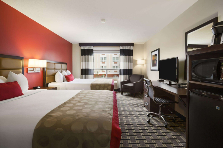 Bedroom 3, Ramada by Wyndham Edson, Division No. 14