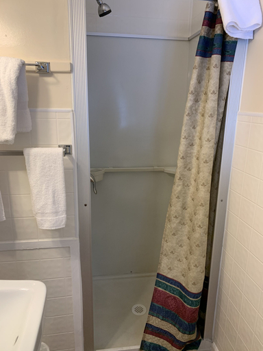 Bathroom 3, Carroll Motel & Cottages, Coos