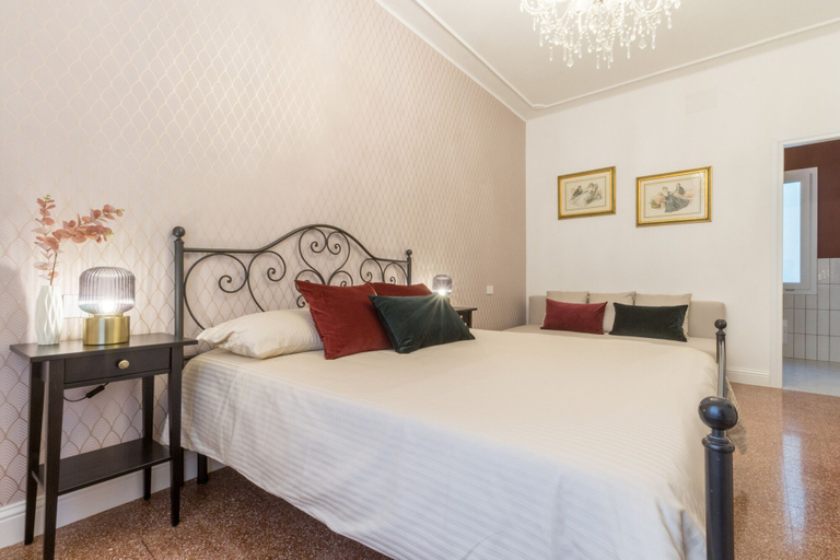 Bedroom 2, Casa dei Liuti, Sassari