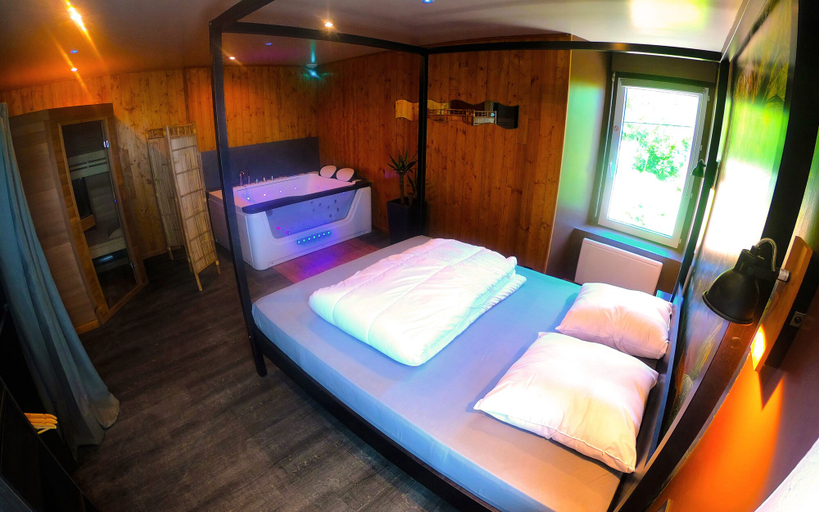 Bedroom 4, Glamping Terre & Mer, Côtes-d'Armor