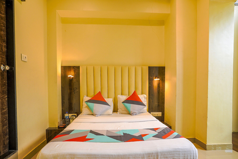Bedroom 2, Fabexpress Gateway Inn, Mumbai City