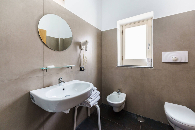 Bathroom 4, Le Grand Bleu - Gioia Apartments, Napoli