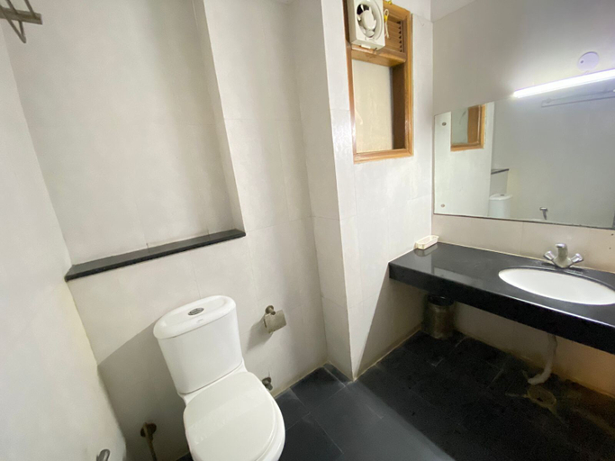 Bathroom, Imperial Hotel Noida, Gautam Buddha Nagar