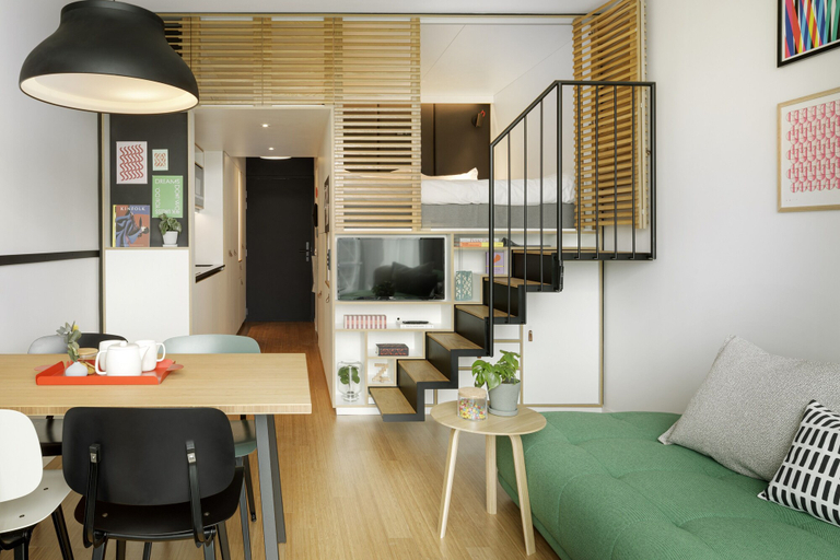 Others 4, Zoku Paris, Paris