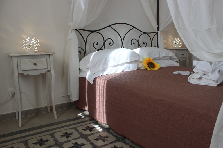 Bedroom 4, Dimora Girolamo charming rooms, Bari