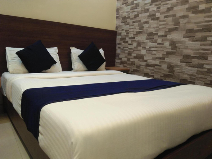 Bedroom 2, Hotel Gold Coast, Mumbai City