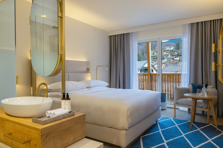 Bedroom 4, Caro & Selig, Tegernsee, Autograph Collection, Miesbach
