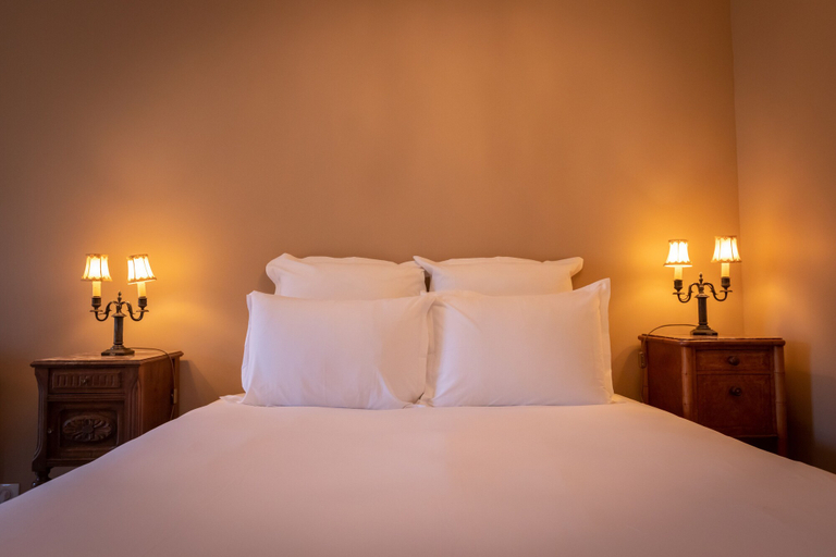 Bedroom 4, Sublimes hébergements en coeur de forêt, Cher