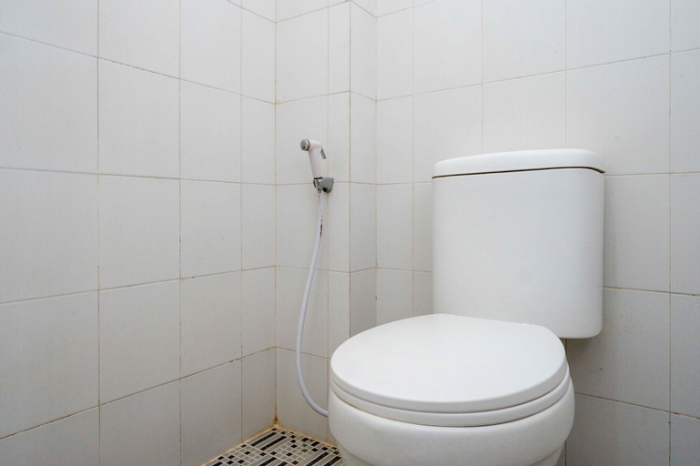 Bathroom 10