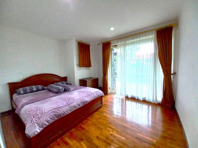 Bedroom 3, Villa Bukit Danau lot 15 by Puncak Go Villas, Cianjur