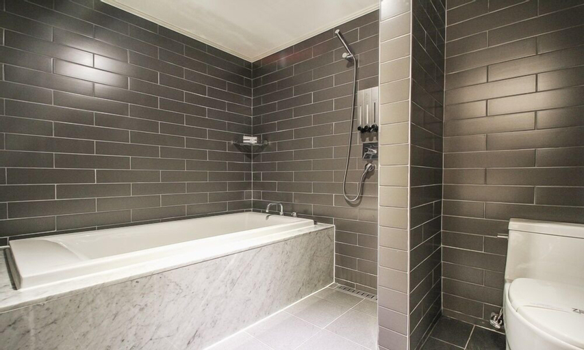 Bathroom 4