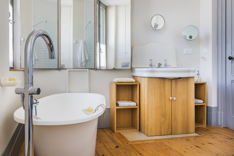 Bathroom 5, LE LANTERNON, Charente-Maritime